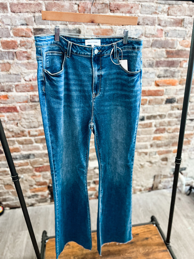 
            
                Load image into Gallery viewer, The Grace Denim-Curvy
            
        