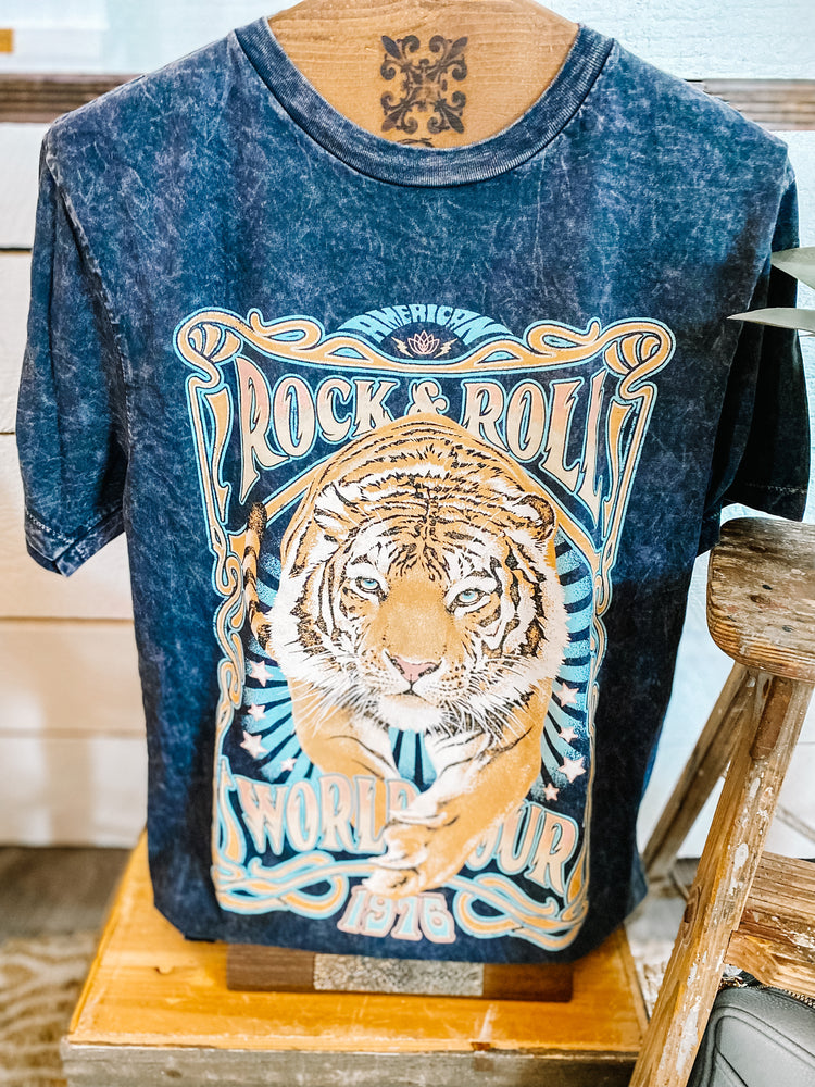 
            
                Load image into Gallery viewer, World Tour Tiger Tee
            
        